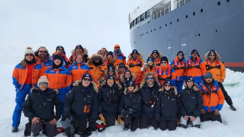 Expedición internacional llegó hasta plataforma de hielo Larsen B en Antártica para estudiar el cambio climático
