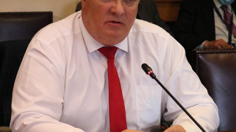 Senador Kusanovic pidió terminar con suspensión del transporte aéreo de divisas que afecta a la región de Magallanes.