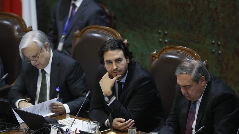 Aprueban se legisle para ampliar las facultades de control policial en materia de migración