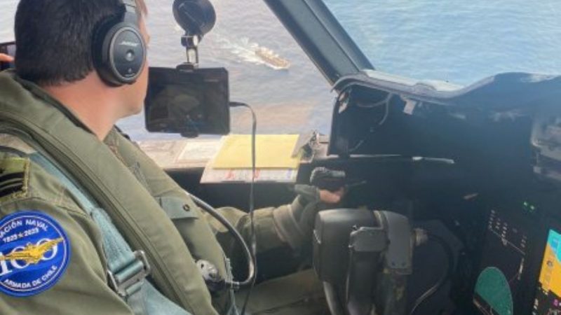 Armada continúa monitoreando paso de flota pesquera extranjera entre el océano Pacífico y el Atlántico