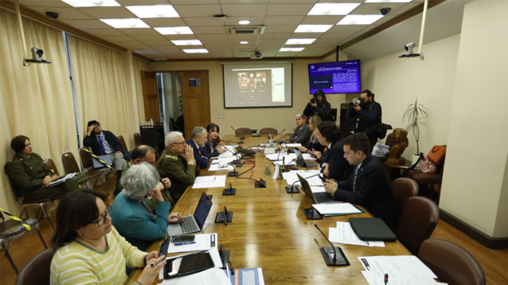 En la Comisión de Seguridad Ciudadana de la Cámara, comandante en Jefe del Ejército critica proyecto sobre intervención de las FFAA en zonas fronterizas