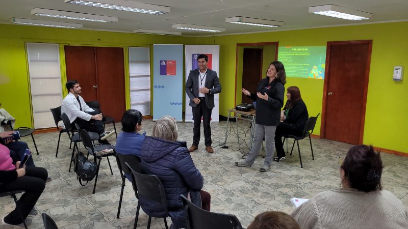 SEREMIs de Gobierno y de Salud de Magallanes realizan difusión territorial sobre medidas Covid19