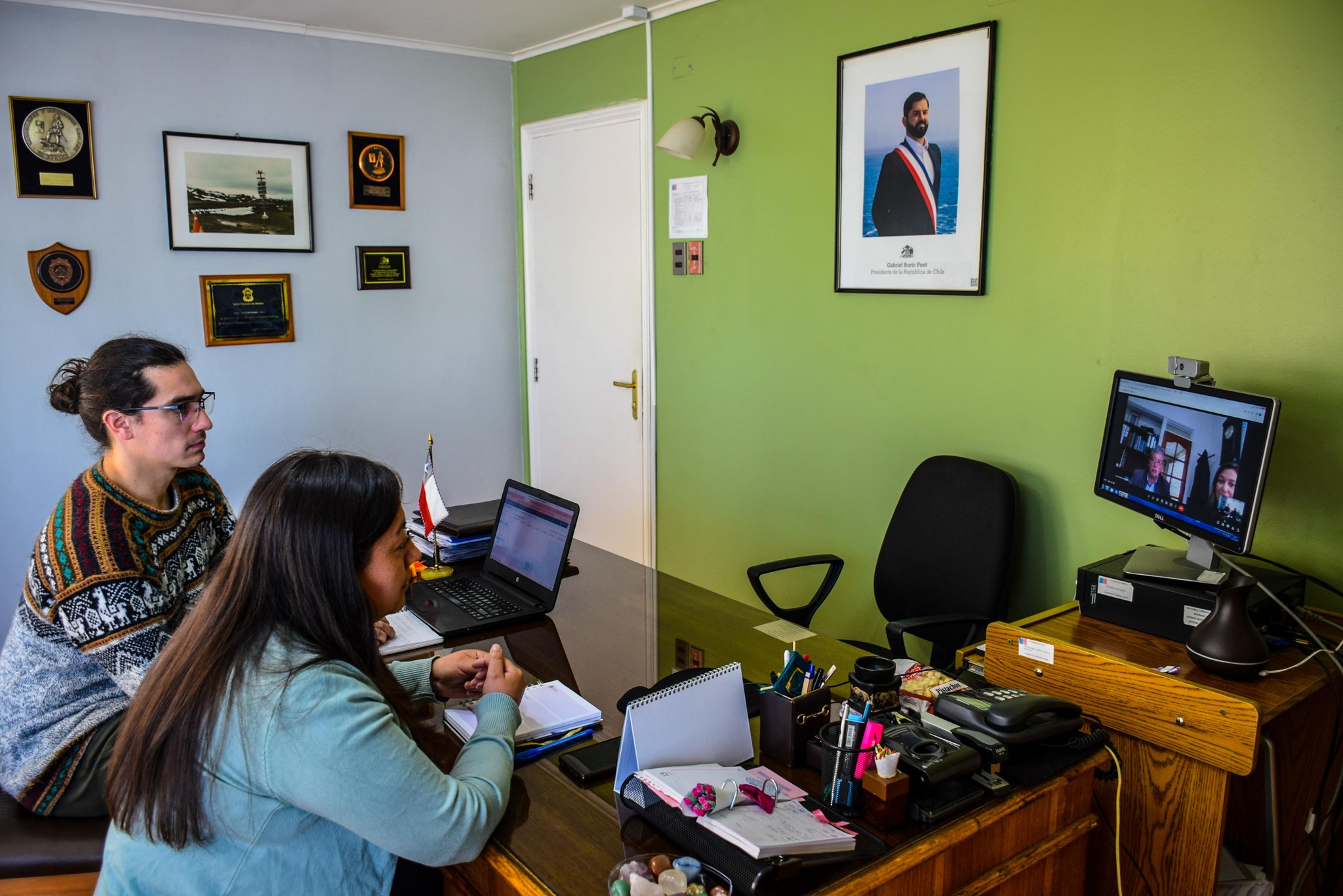 En saludo protocolar con nuevo Seremi de Bienes Nacionales: Delegada Muñoz insta a resolver necesidades de terrenos fiscales en Isla Navarino