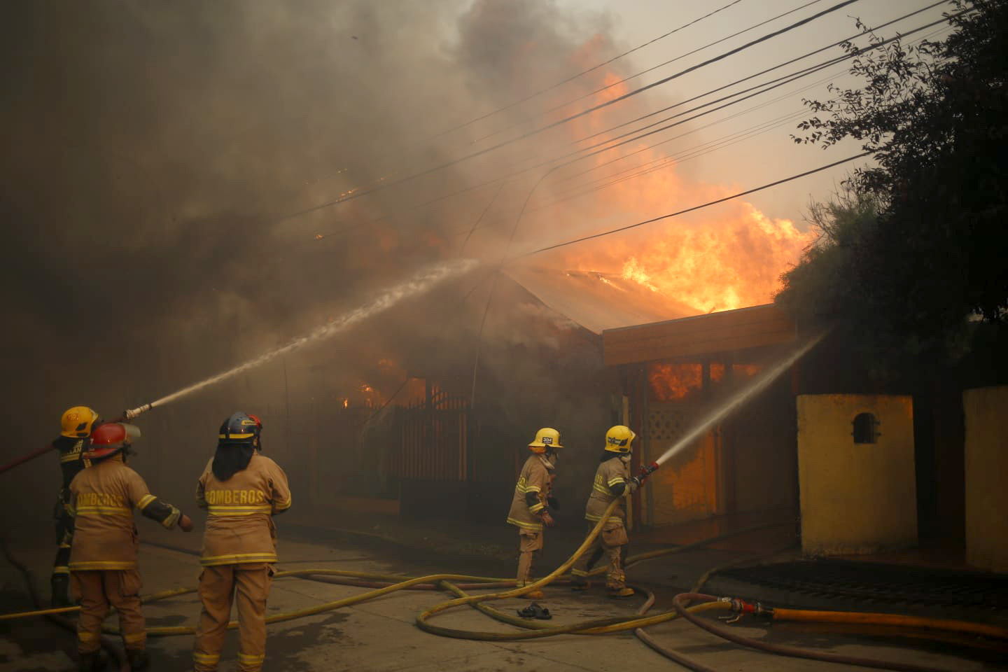 177 incendios forestales están ocurriendo en la zona centro sur del país