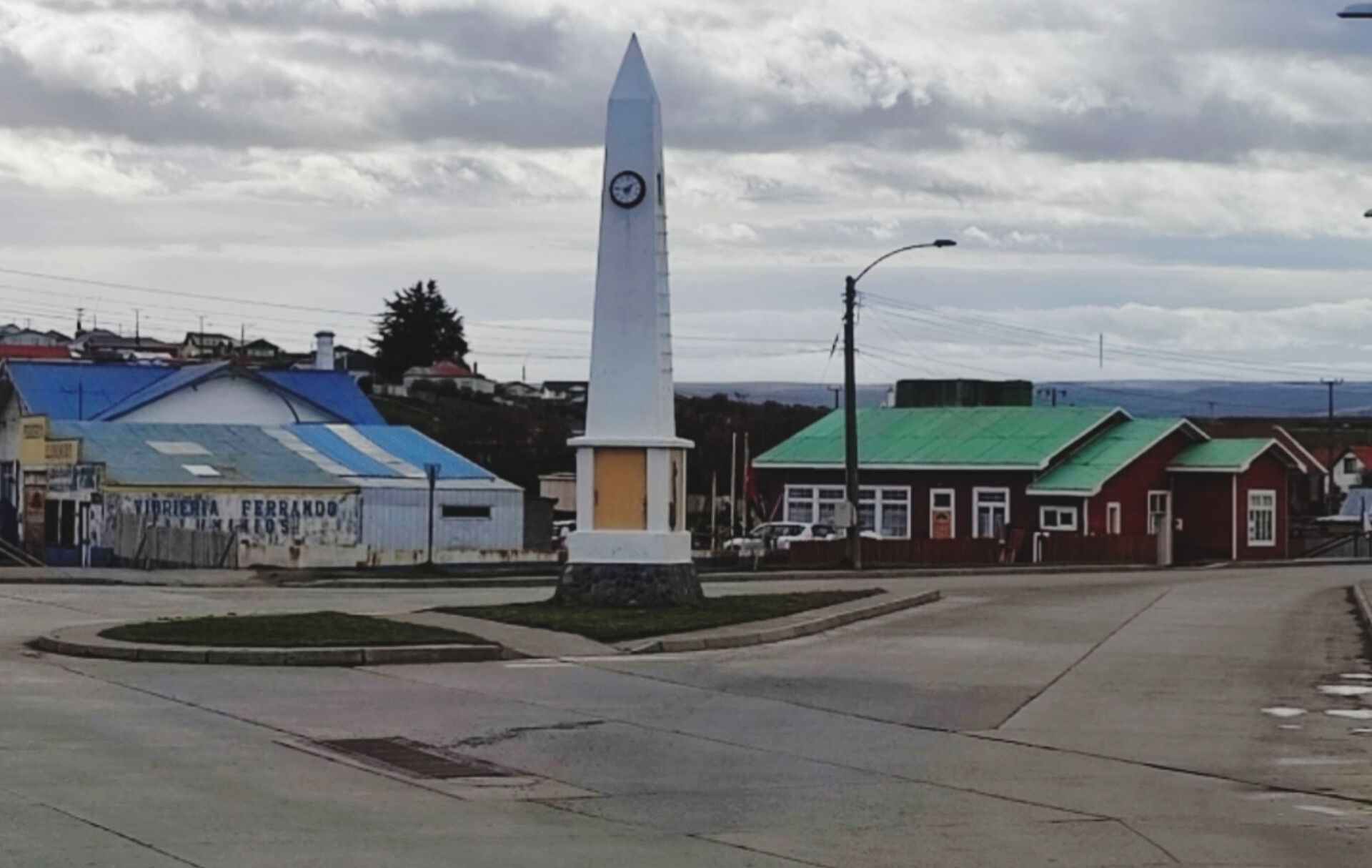 Municipalidad de Porvenir informa Trabajos en obra denominada “Mejoramiento Bandejón Obelisco y otros”