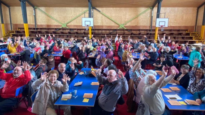 Municipio de Punta Arenas invita a nuevo Bingo para Adultos Mayores en la Escuela Manuel Bulnes