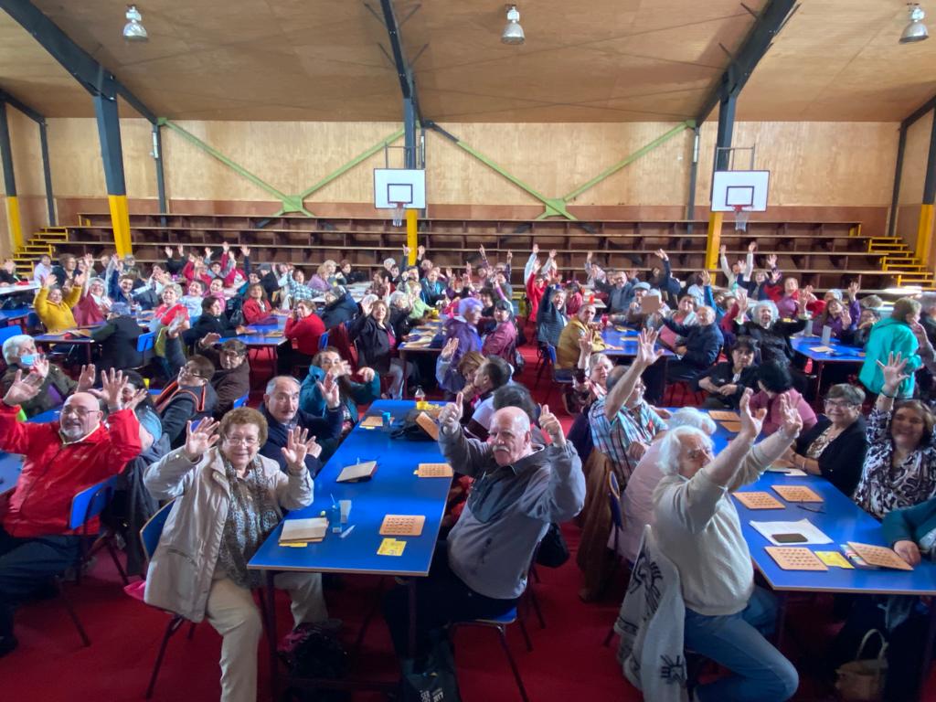Municipio de Punta Arenas invita a nuevo Bingo para Adultos Mayores en la Escuela Manuel Bulnes