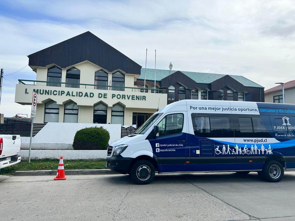 El Bus de la Justicia realiza en Tierra del Fuego atención a toda la comunidad