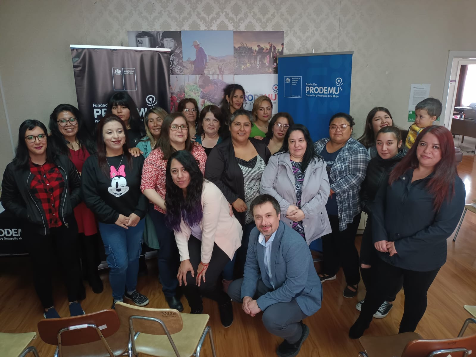 Grupo de mujeres se capacitó en conducción y mantenimiento de vehículos clase B | Convenio PRODEMU-Ministerio de Desarrollo Social y Familia