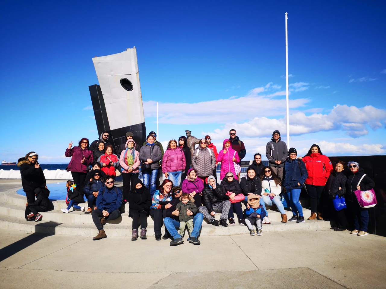Amplia convocatoria tuvo recorrido histórico antártico por el centro y costanera de Punta Arenas 