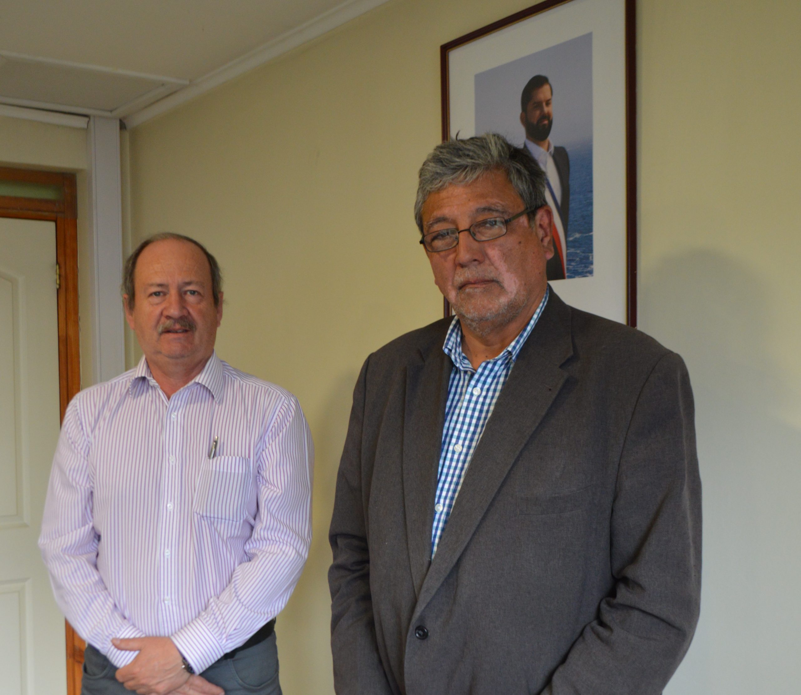 SEREMI de Bienes Nacionales  Sergio Reyes y Alcalde de Primavera Blagomir Brztilo impulsan proyectos de alto impacto social para Cerro Sombrero