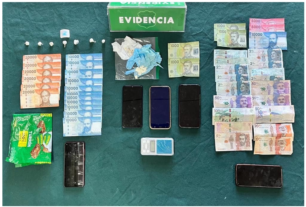 Carabineros detienen a sujetos que traficaban droga en Porvenir