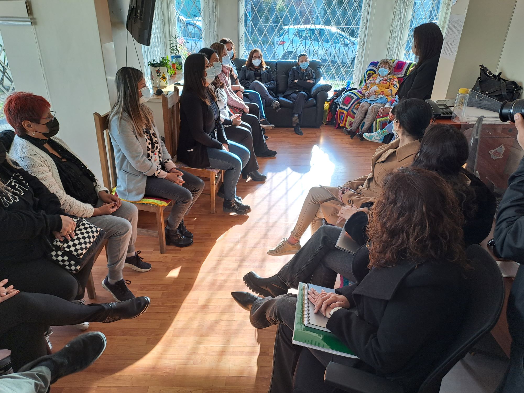 Mujeres en tratamiento por alcohol y otras drogas compartieron sus experiencias con autoridades en Punta Arenas