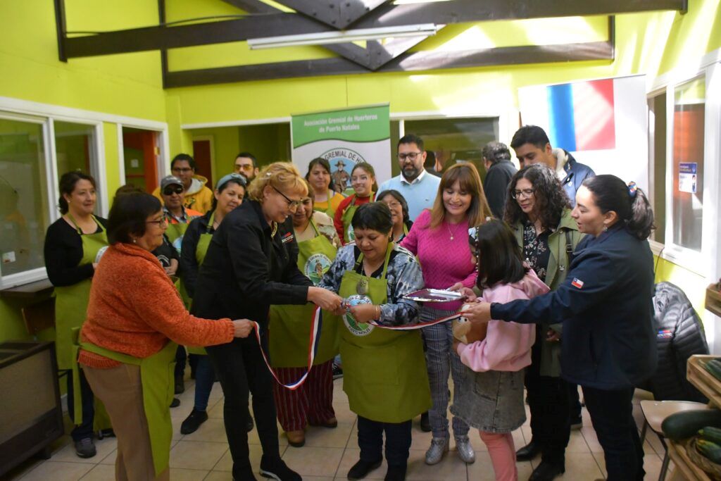 Asociaciones gremiales de Puerto Natales finalizan Programa de Ferias Libres 2022 junto a SERCOTEC