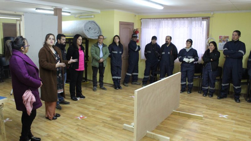 Curso de Maestras y maestros constructores inició con 23 beneficiarias y beneficiarios en la región de Magallanes