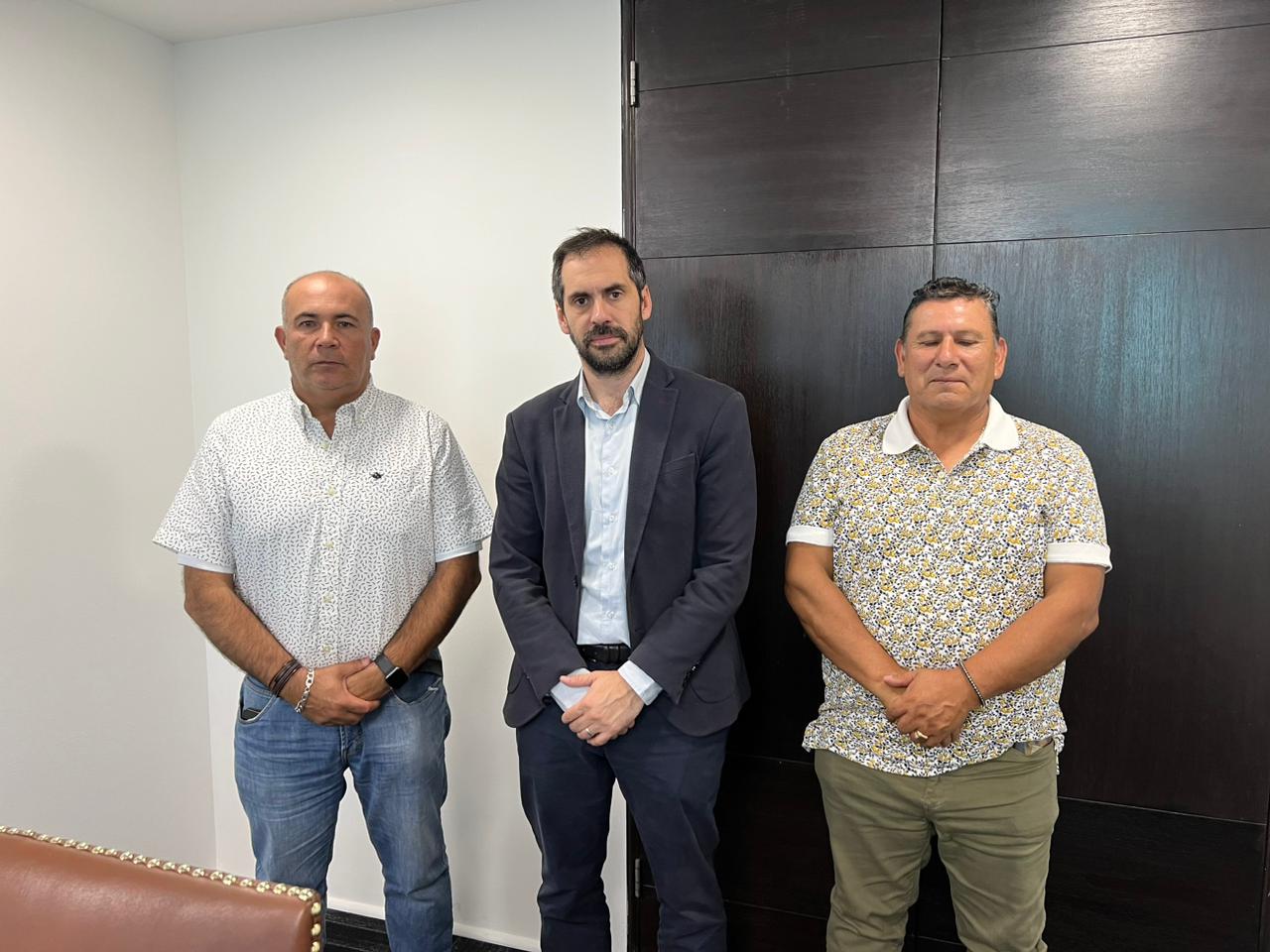 Organizaciones de pescadores artesanales se reúnen con el Ministro de Economía Nicolás Grau