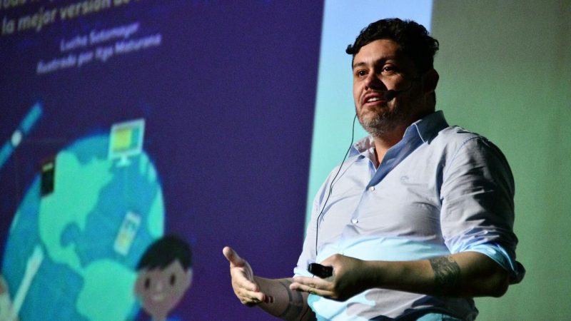 Psiquiatra y director ejecutivo de Fundación ProCultura dictó conferencia sobre Crianza, Internet y Bullying en Punta Arenas