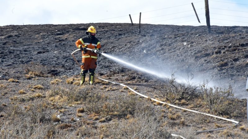 La mitad del incendio de Tierra del Fuego ha sido extinguido