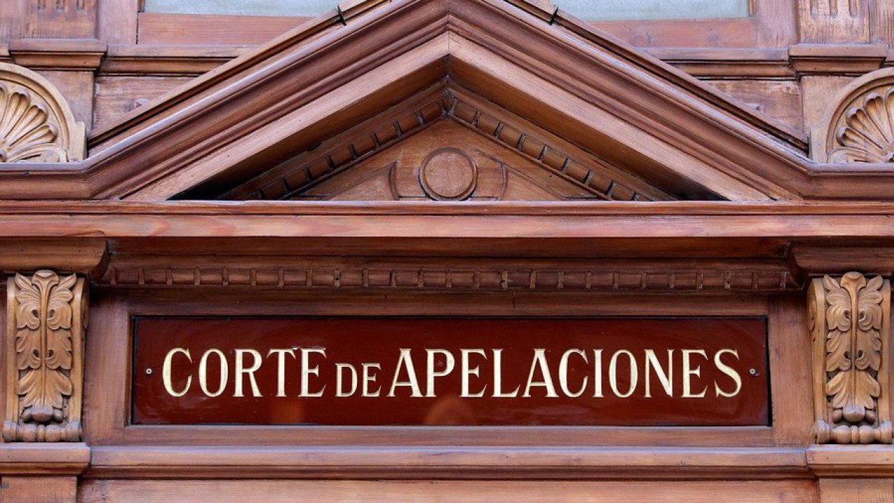 Canal de televisión que exhibe reportaje policial en tono jocoso durante un matinal, infringe las normas sobre correcto funcionamiento de la televisión y las que consagran los derechos de NNA