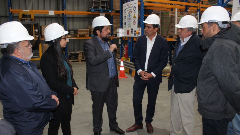 SEREMI de Educación y JUNAEB visitaron bodegas de alimentos para garantizar calidad de alimentación a escolares durante el año 2023 en Magallanes