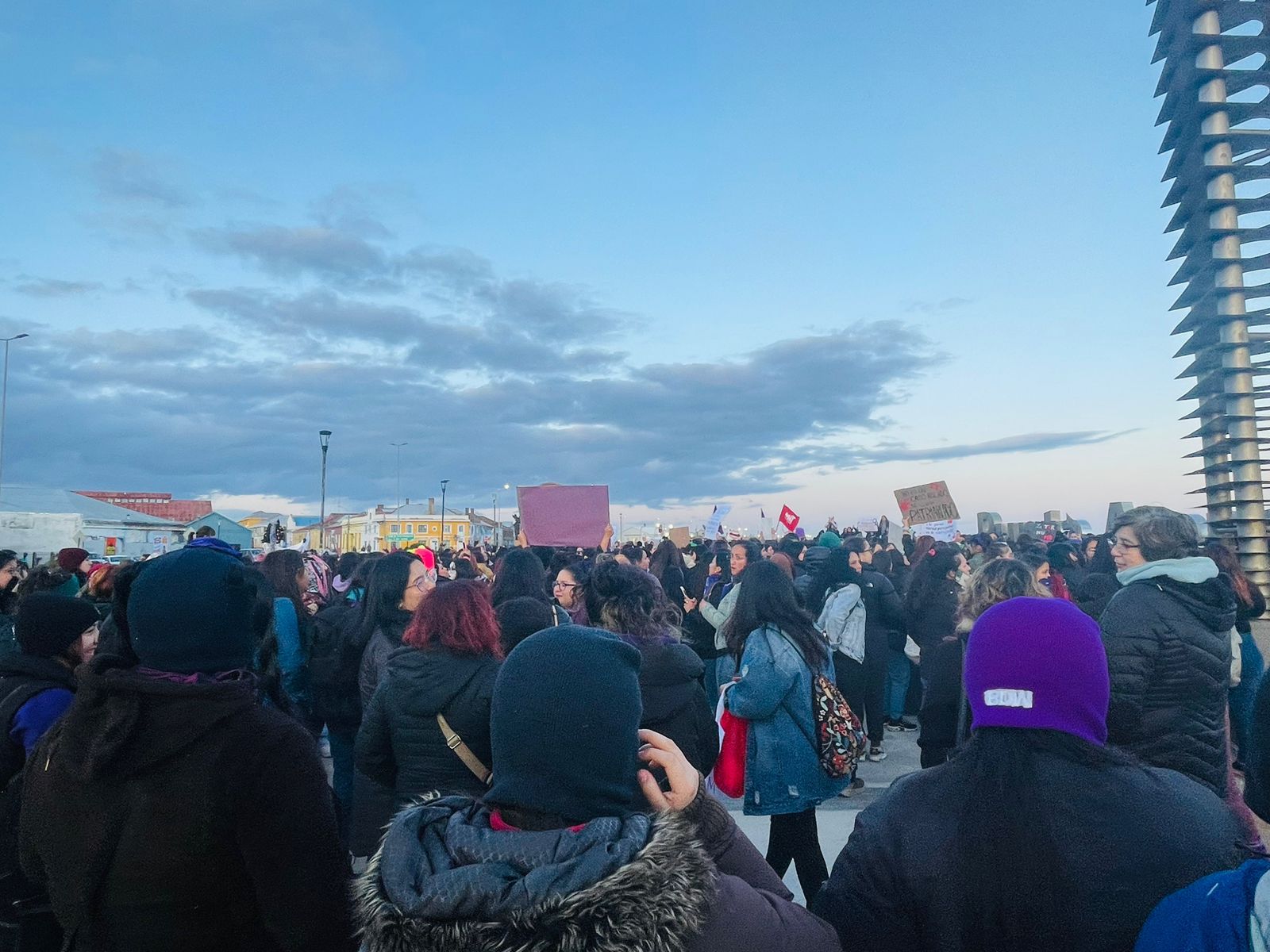 Mas de 1000 mujeres en acto conmemorativo del 8 de Marzo en Punta Arenas