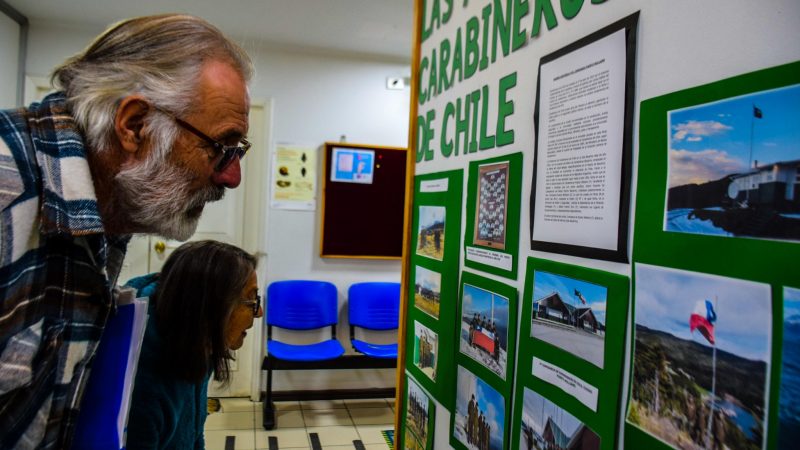 Inauguran exposición fotográfica con hitos de Carabineros en la Provincia Antártica Chilena