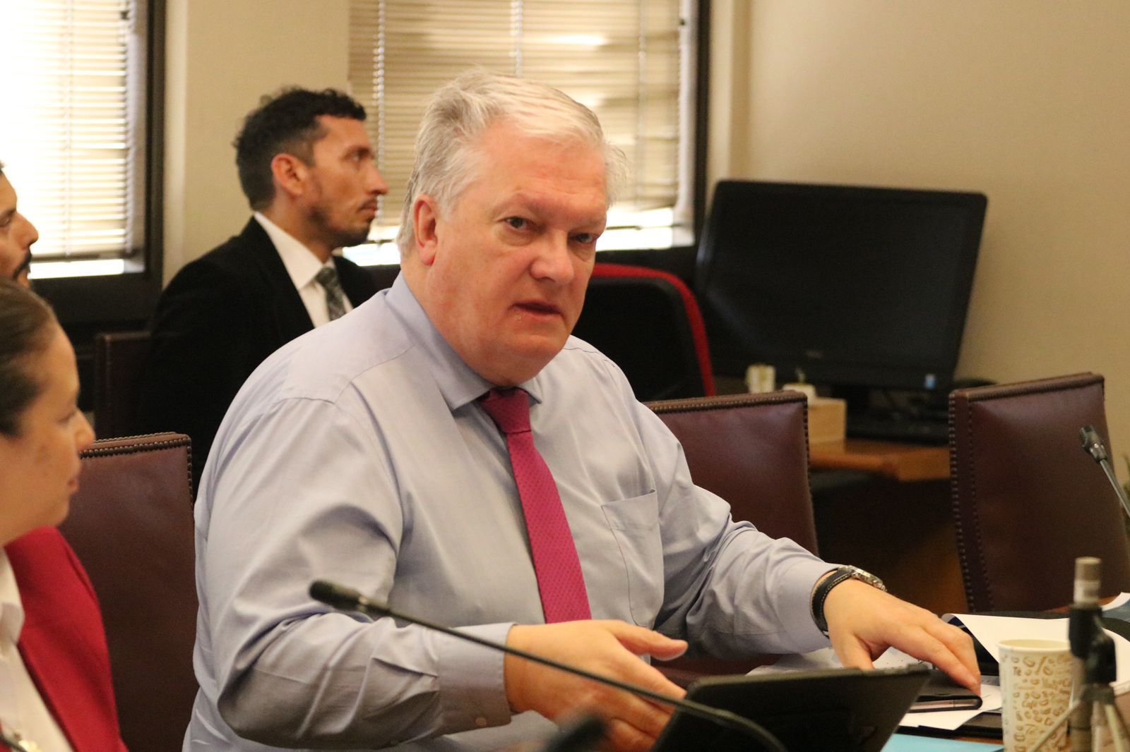 Senador Kusanovic solicito buscar soluciones a Subtel y CNTV por falta de acceso a canales de televisión abierta en la Provincia de Última Esperanza