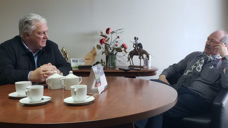 Senador Kusanovic visitó comuna de Primavera para conocer los problemas que afectan a sus habitantes. 
