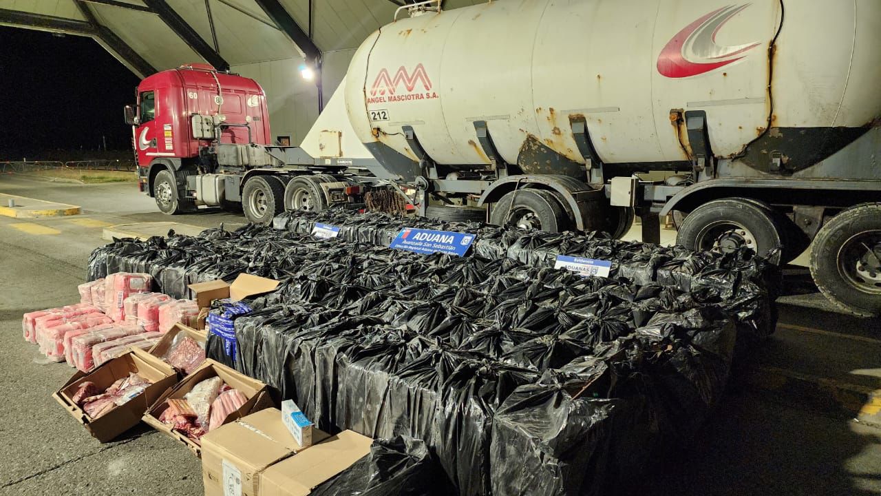 Camionero argentino fue sorprendido transportando 66.000 cajetillas de cigarrillos en un camión cementero