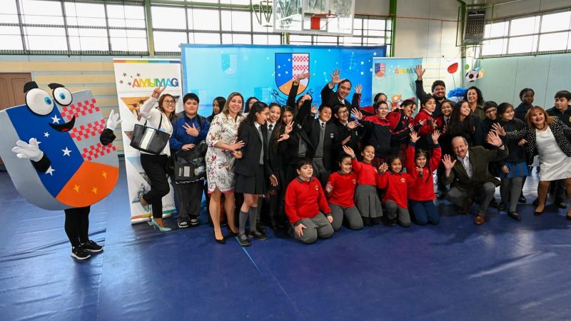 Seis escuelas municipales de Punta Arenas reciben implementos deportivos financiados por el Gobierno Regional￼