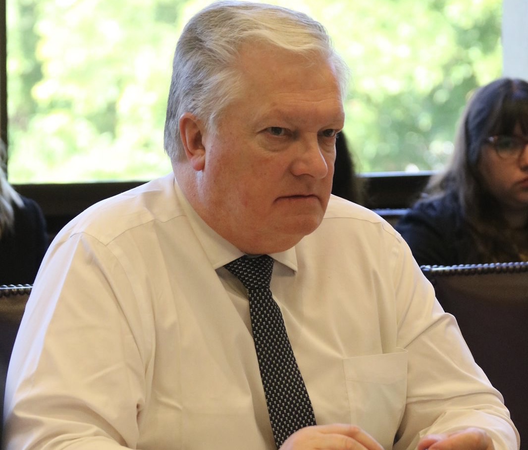 Senador Kusanovic solicitó recursos para el transporte a Laguna Blanca y mayor consideración de las autoridades para la conectividad en las zonas extremas