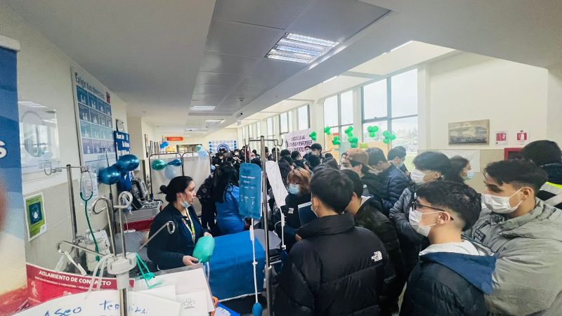 Asociación de Enfermeros y Enfermeras (ASENF) del Hospital de Natales realizan exitosa exposición informativa y práctica de servicios clínicos dirigido a lacomunidad 