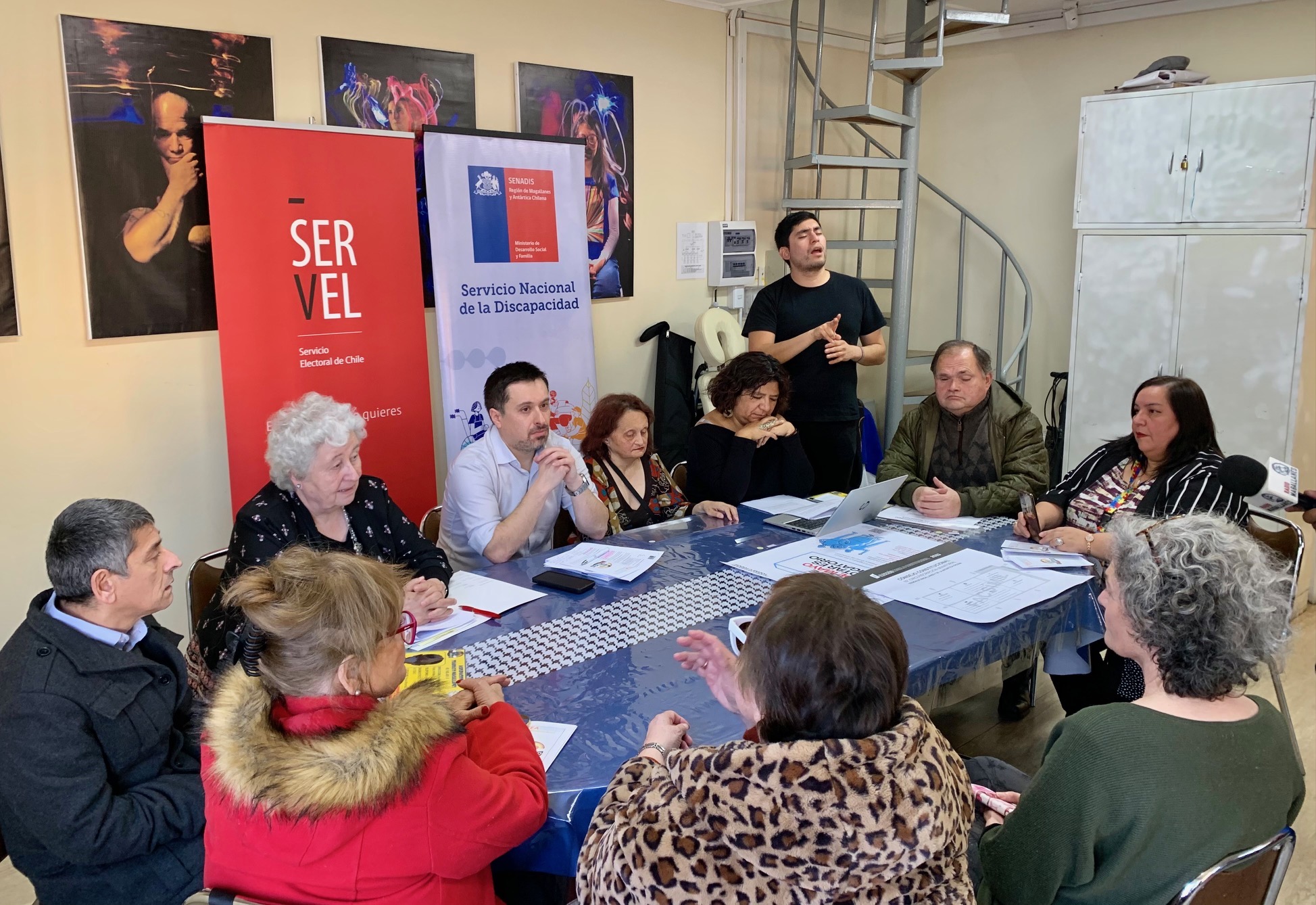Autoridades de Magallanes promueven el derecho del voto asistido para personas con discapacidad