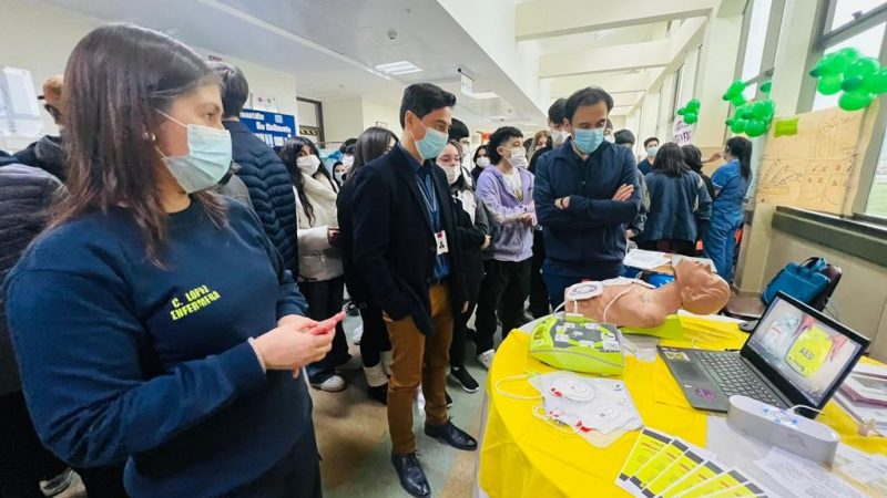 Asociación de Enfermeros y Enfermeras (ASENF) del Hospital de Natales realizan exitosa exposición informativa y práctica de servicios clínicos dirigido a la comunidad 