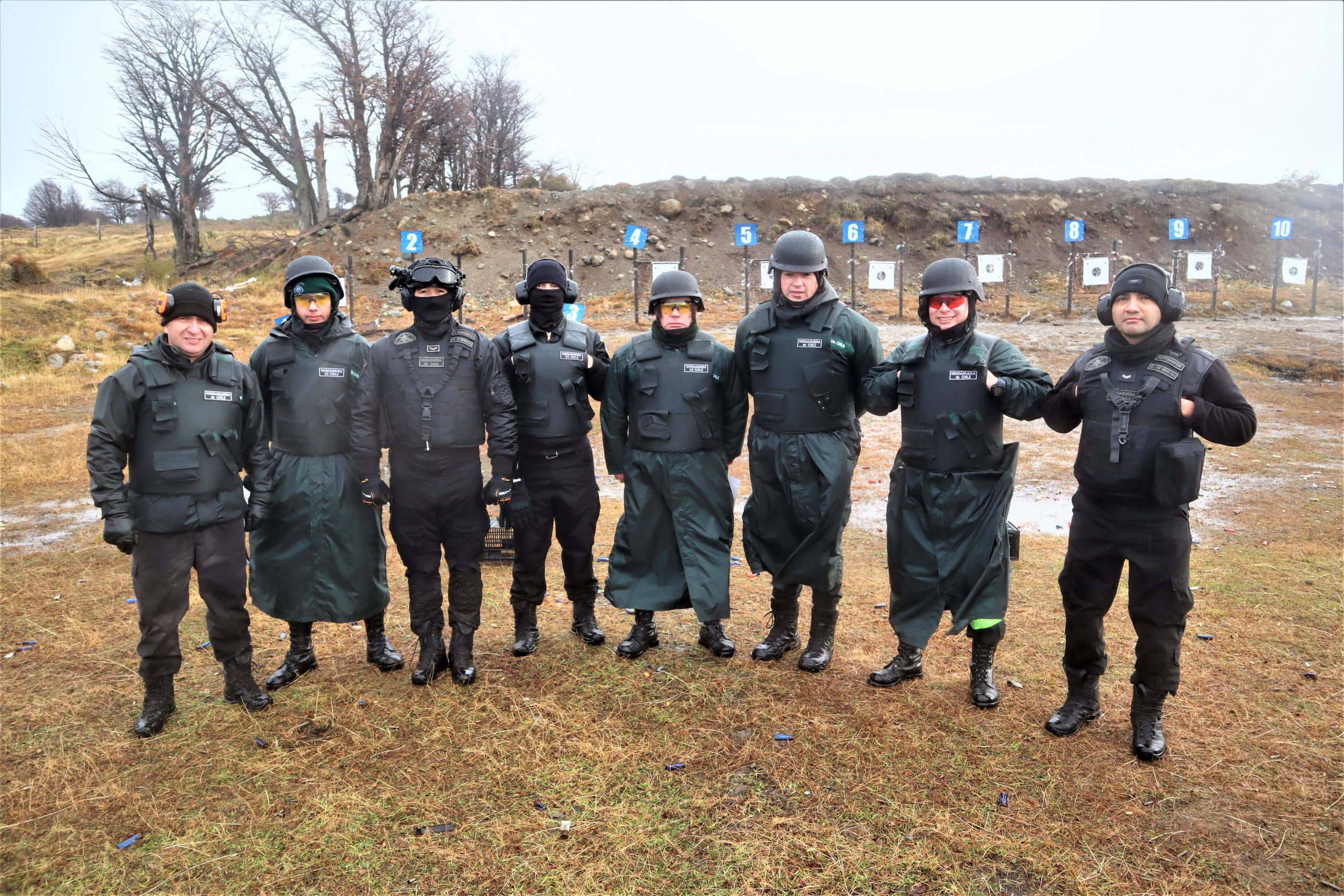 Gendarmes realizan capacitación y entrenamiento en las condiciones del invierno magallánico