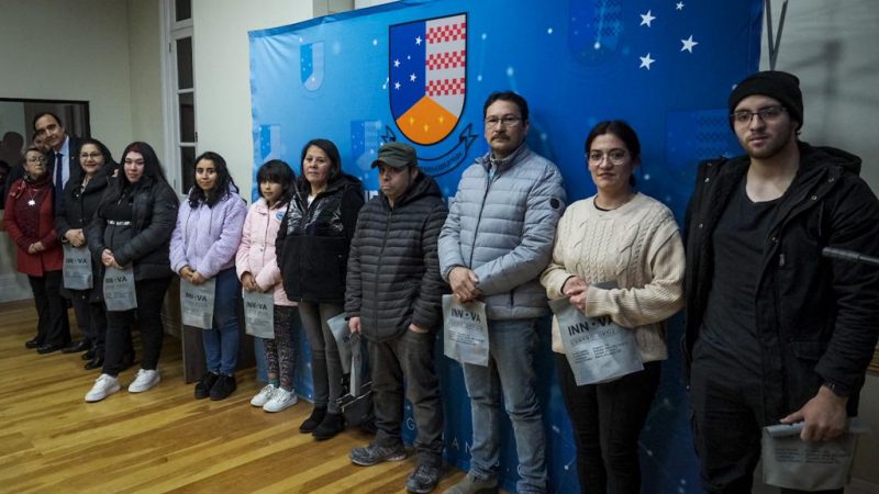 50 personas son beneficiadas con la entrega de lentos ópticos en Punta Arenas