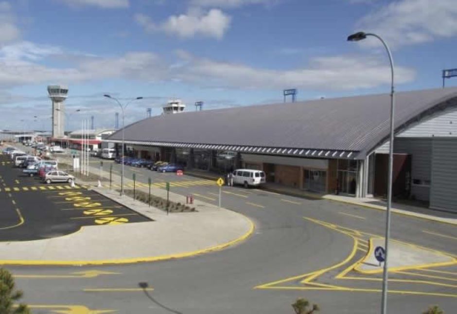 Ruta al aeropuerto de Punta Arenas será iluminada | La licitación se iniciará en julio, anunció el Delegado Presidencial José Ruiz Pivcevic.