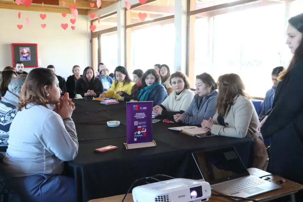 Municipalidad de Puerto Natales organizó Mesa Intersectorial del Programa de Prevención de Violencia Contra las Mujeres