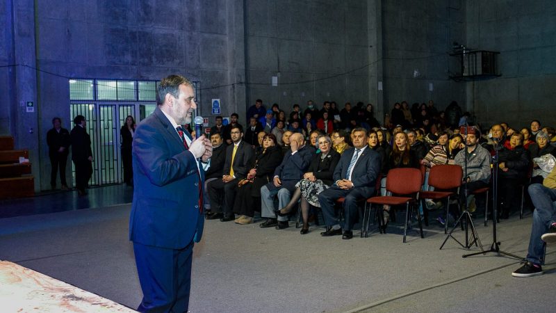 En emotiva velada, Municipalidad de Porvenir galardonó a sus Hijos Ilustres y Ciudadanos Destacados año 2023