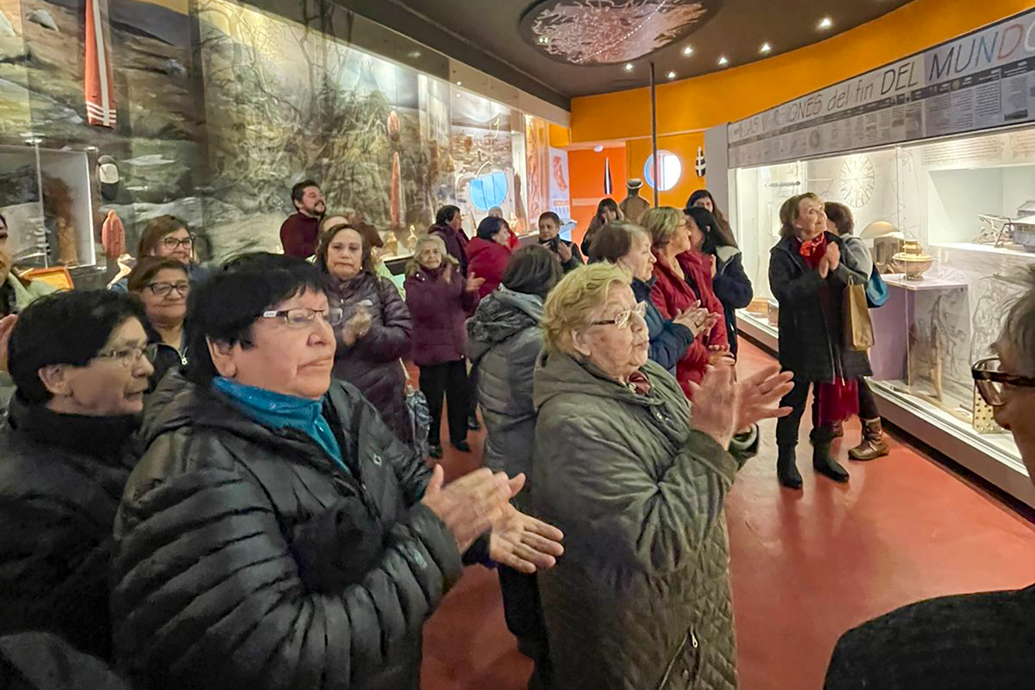 Adultos mayores de Porvenir vivieron una emotiva jornada de turismo patrimonial