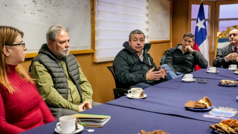 Alcalde de Cabo de Hornos se reunió con representantes de Universidades presentes en la ciudad más austral del mundo