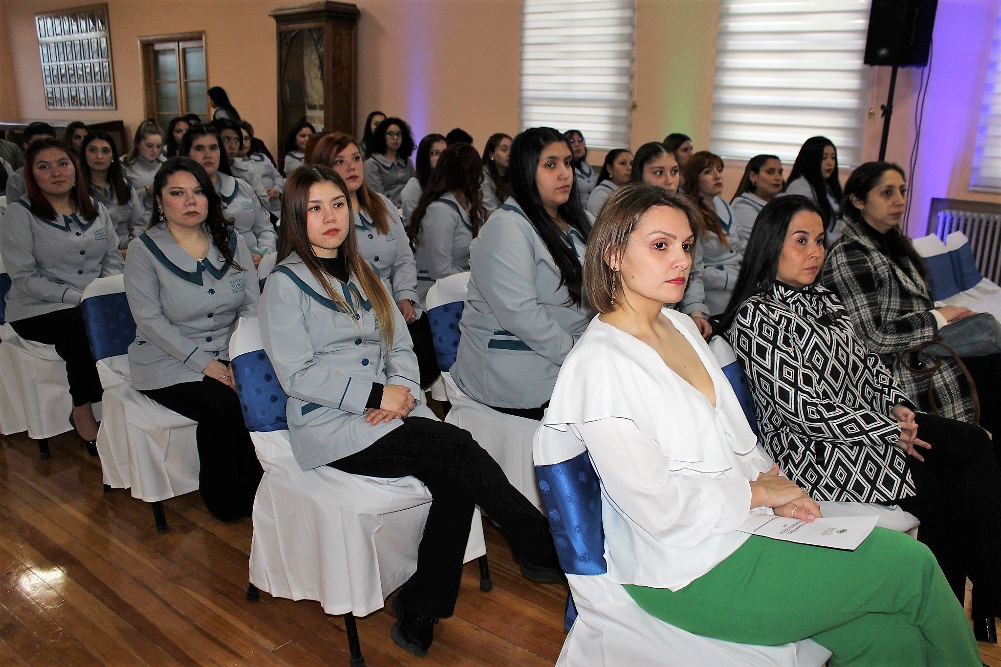 Estudiantes de Técnico en Educación Especial de Santo Tomás participaron de la primera investidura de la carrera en Punta Arenas