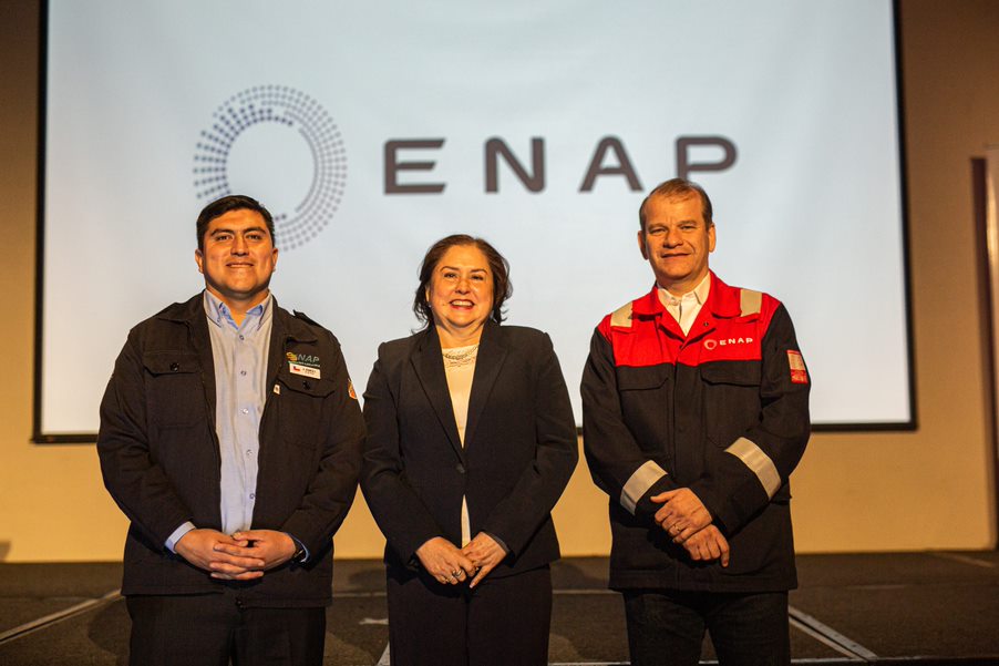 ENAP presenta planes de inversión y desafíos futuros para atraer al mercado de proveedores de servicios críticos