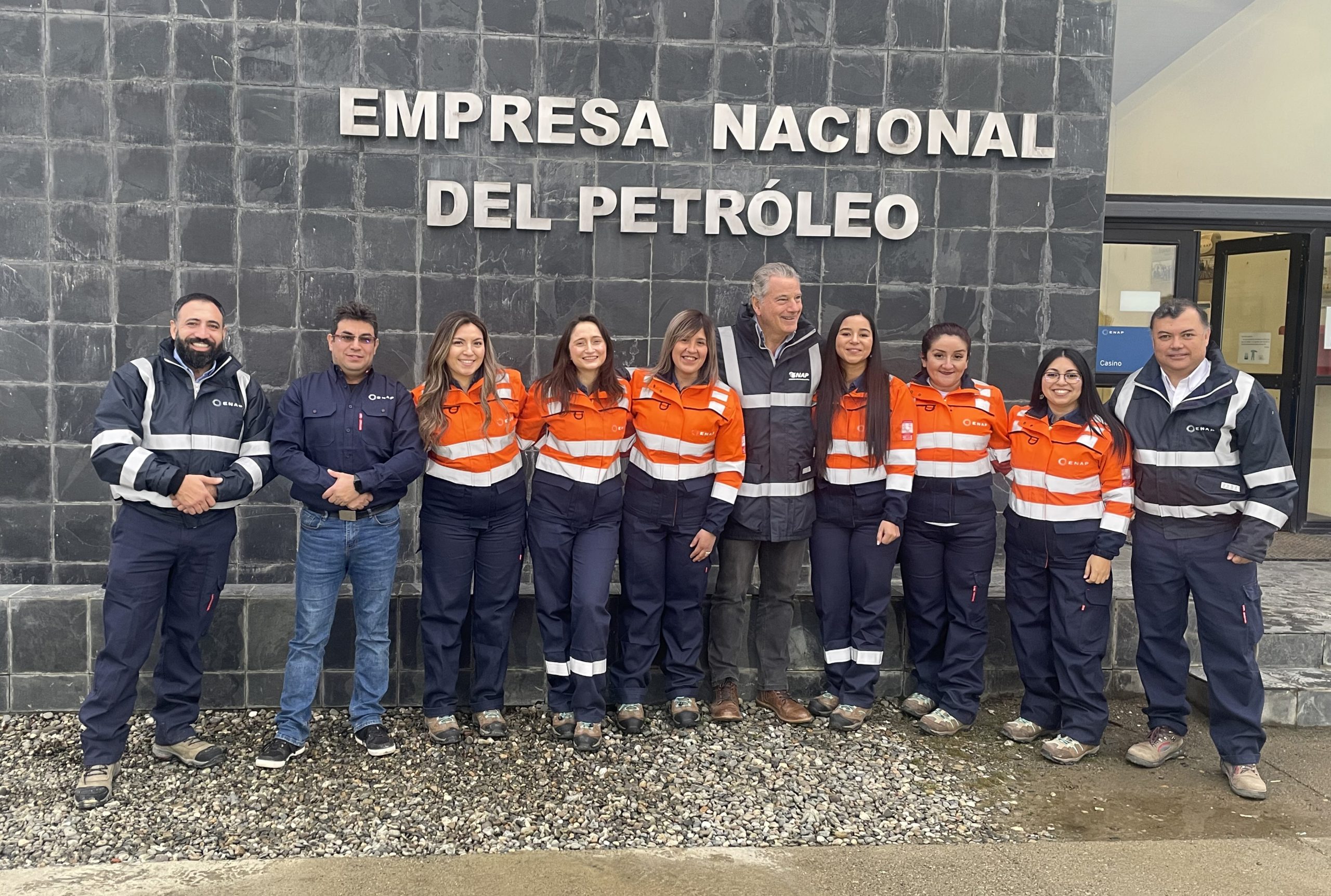 Crece dotación femenina en ENAP Magallanes | Sumó en mayo a siete nuevas operadoras, en refinería y comercialización