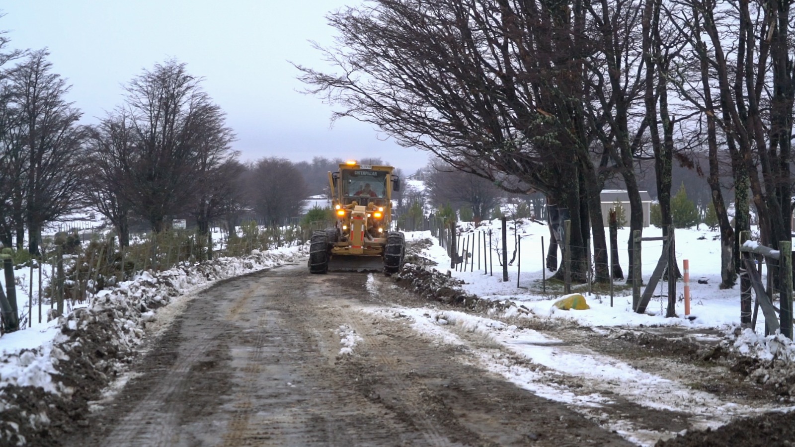Municipio de Punta Arenas despejó más del 70% de los caminos periurbanos afectados por las heladas
