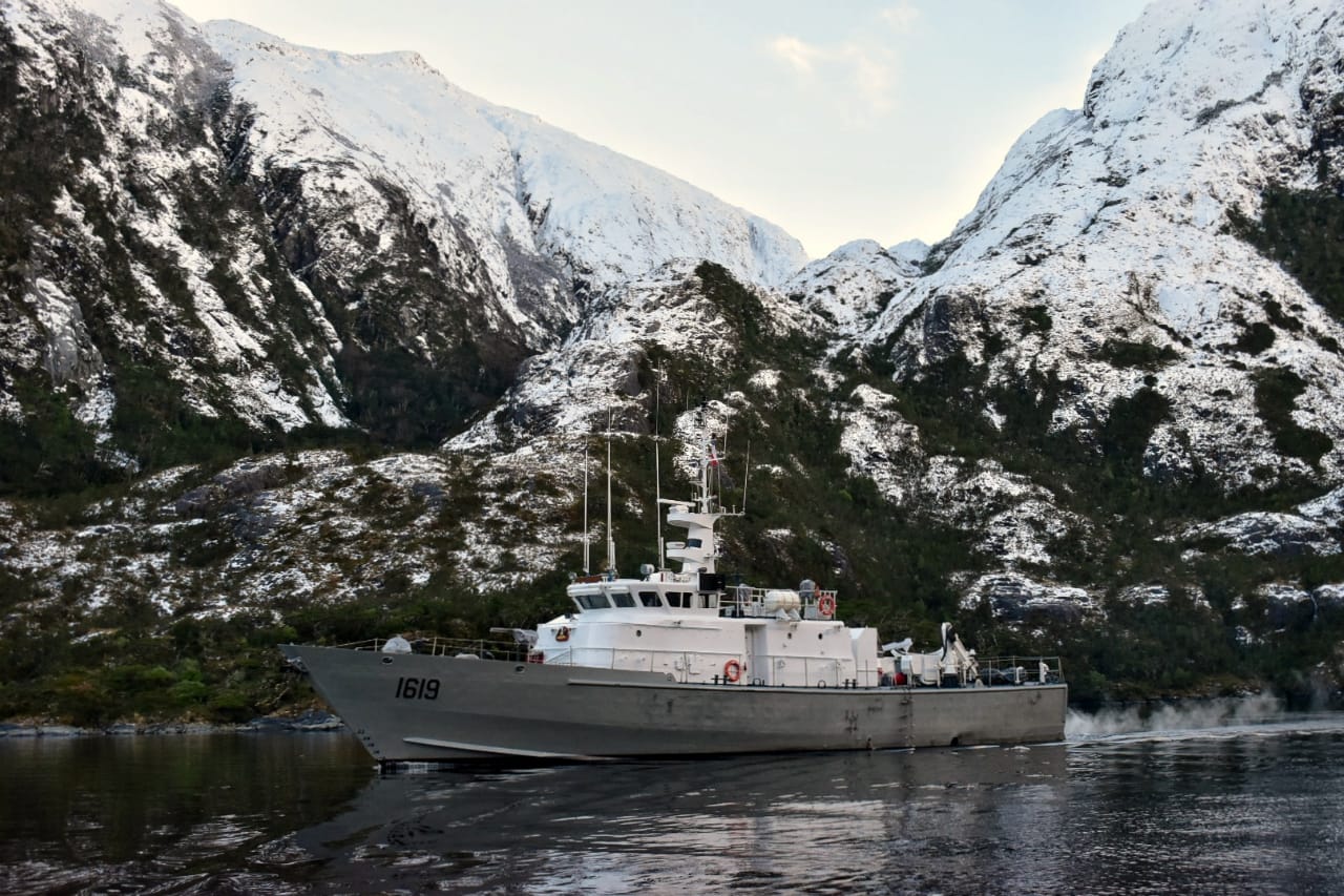 Armada continúa operativo de búsqueda de pescador desaparecido en Canal Montt