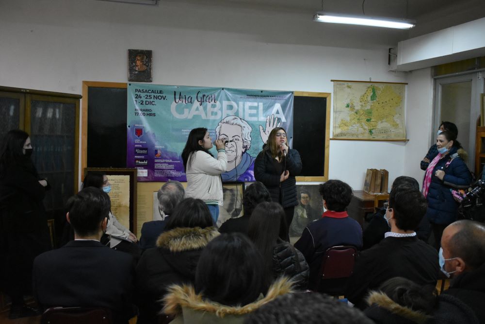 Liceo Sara Braun de Punta Arenas premia a ganadores de Concurso comunal de Filosofía