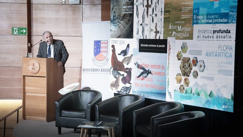 Director de Epaustral expone en seminario «Magallanes Región Antártica: presente y futuro»