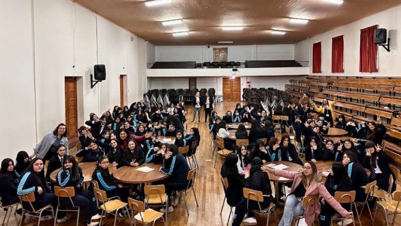 Investigadoras del Océano Austral se reúnen con niñas y jóvenes de Punta Arenas
