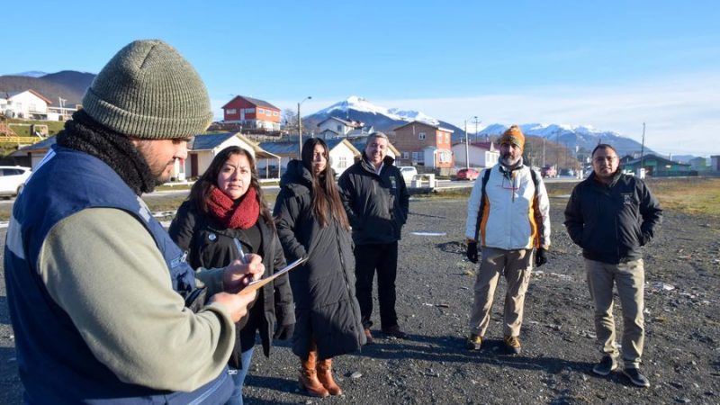 Inspeccionan posibles terrenos para el emplazamiento de unidad básica forense en Puerto Williams